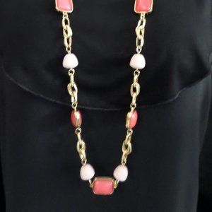 NWT  NEW YORK & COMPANY  GOLD OPEN CHAIN CORAL/PINK BEADS 38 1/2" LONG NECKCLACE